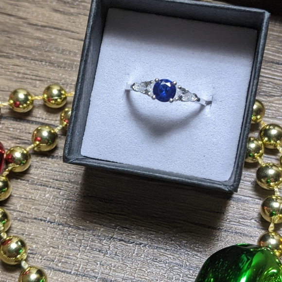 Silver Blue Cubic Zirconia Ring - Picture 3 of 4